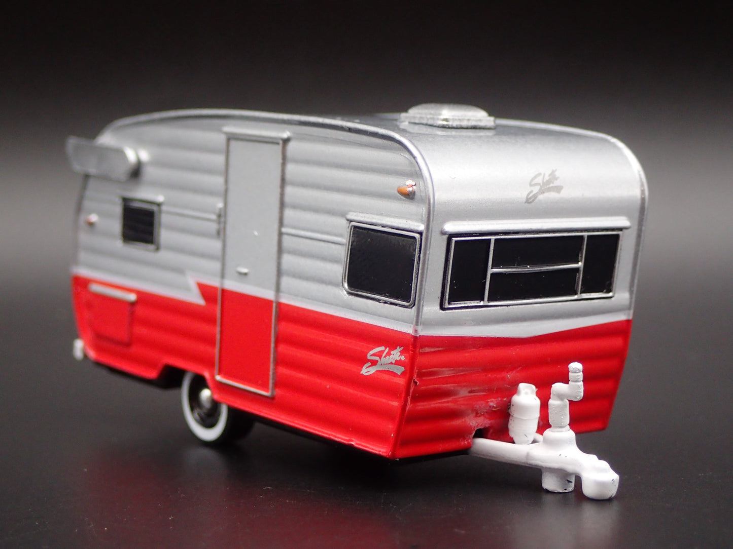 1962 62 SHASTA AIRFLYTE TRAILER CAMPER RARE 1:64 SCALE DIORAMA DIECAST MODEL CAR