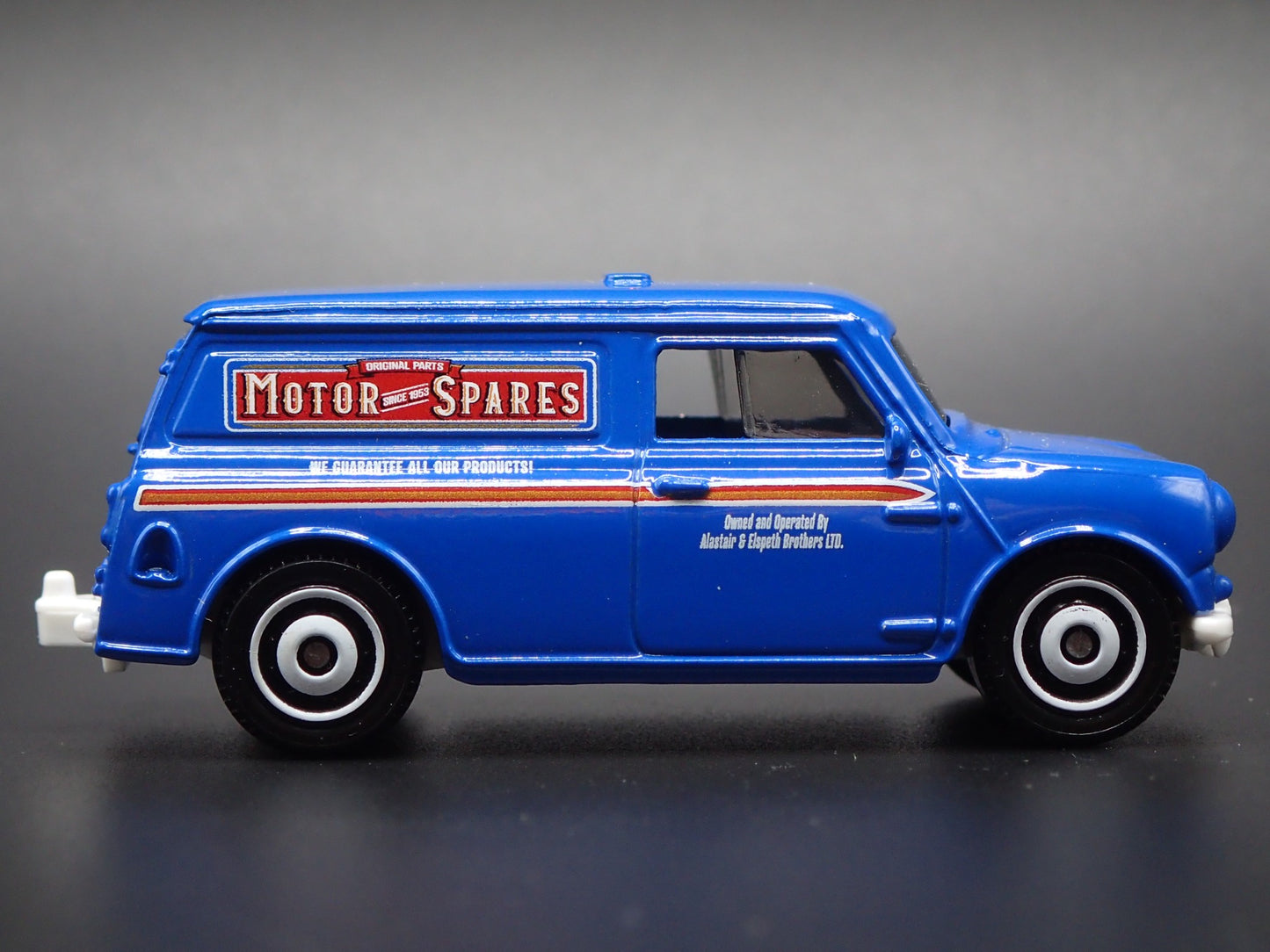 1965 65 AUSTIN MINI VAN BLUE 1:64 SCALE COLLECTIBLE DIORAMA DIECAST MODEL CAR