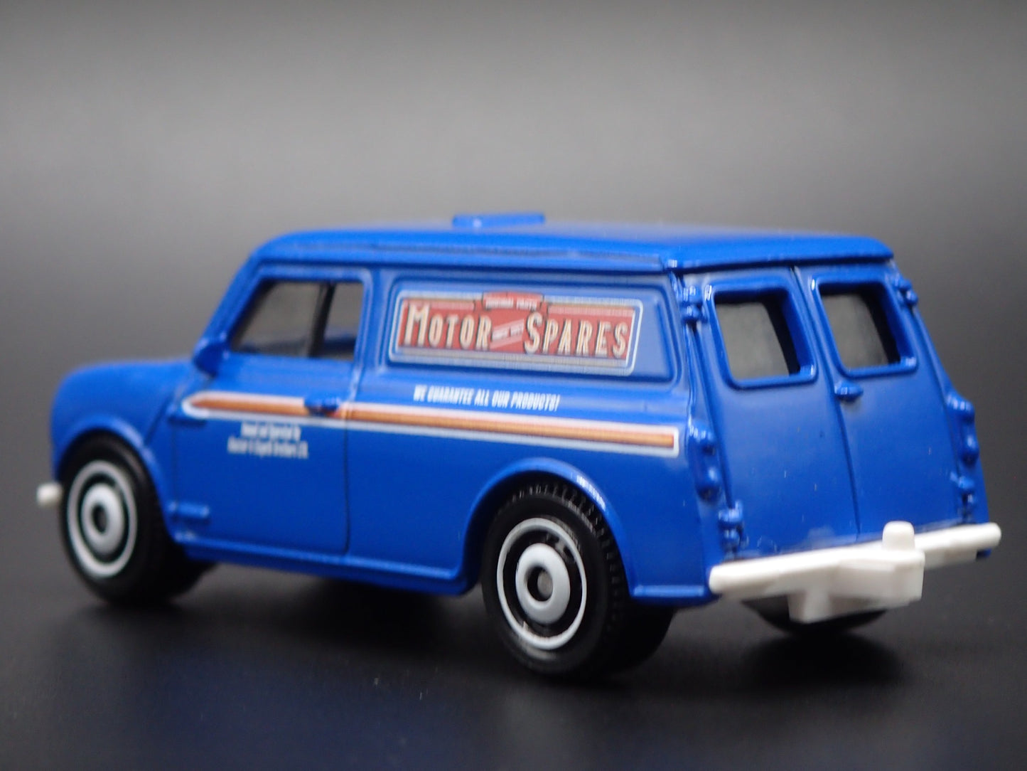1965 65 AUSTIN MINI VAN BLUE 1:64 SCALE COLLECTIBLE DIORAMA DIECAST MODEL CAR
