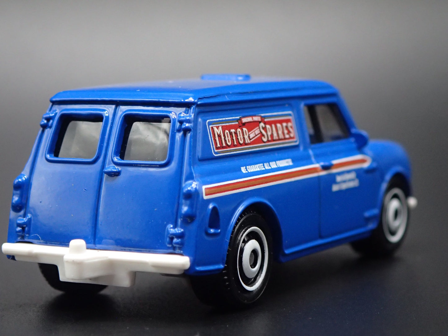 1965 65 AUSTIN MINI VAN BLUE 1:64 SCALE COLLECTIBLE DIORAMA DIECAST MODEL CAR