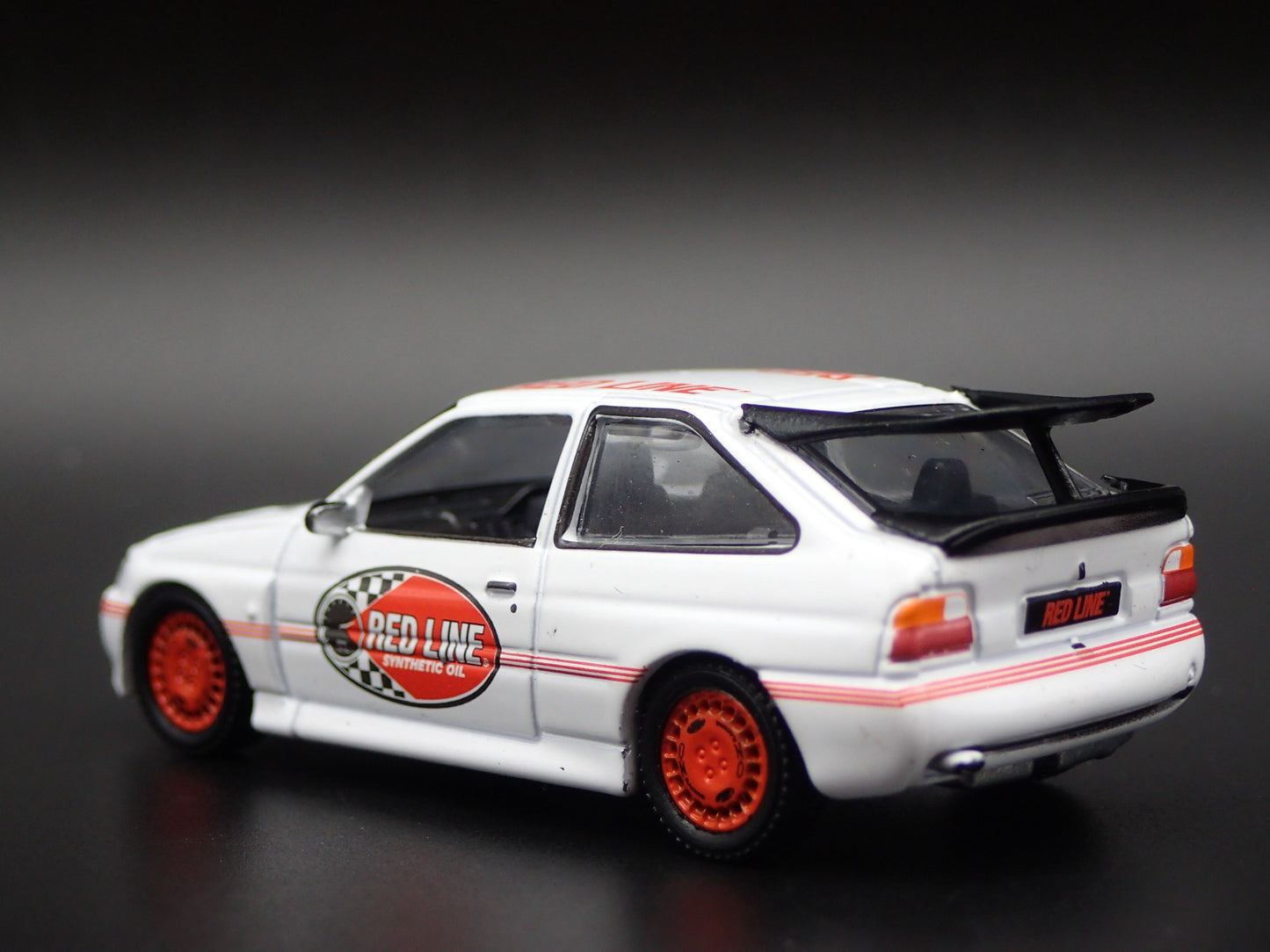 1995 95 FORD ESCORT RS COSWORTH RALLY RED LINE OIL 1:64 SCALE DIECAST MODEL CAR