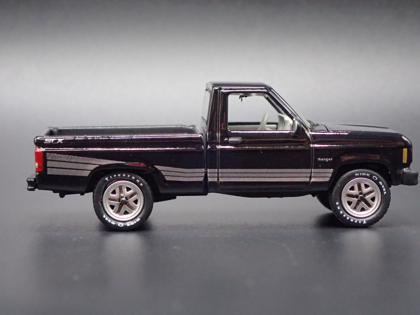 1987 87 FORD RANGER STX PICKUP TRUCK BLACK 1:64 SCALE DIORAMA DIECAST MODEL CAR