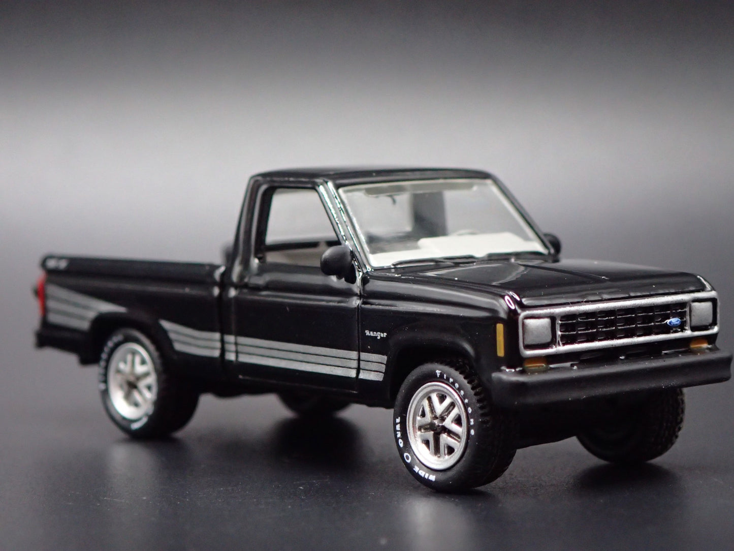 1987 87 FORD RANGER STX PICKUP TRUCK BLACK 1:64 SCALE DIORAMA DIECAST MODEL CAR
