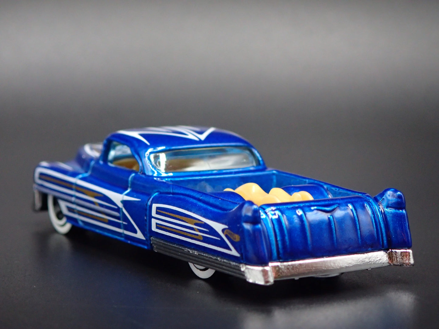 1953 53 CADILLAC CADDY CUSTOM TRUCK BLUE 1:64 SCALE DIORAMA DIECAST MODEL CAR