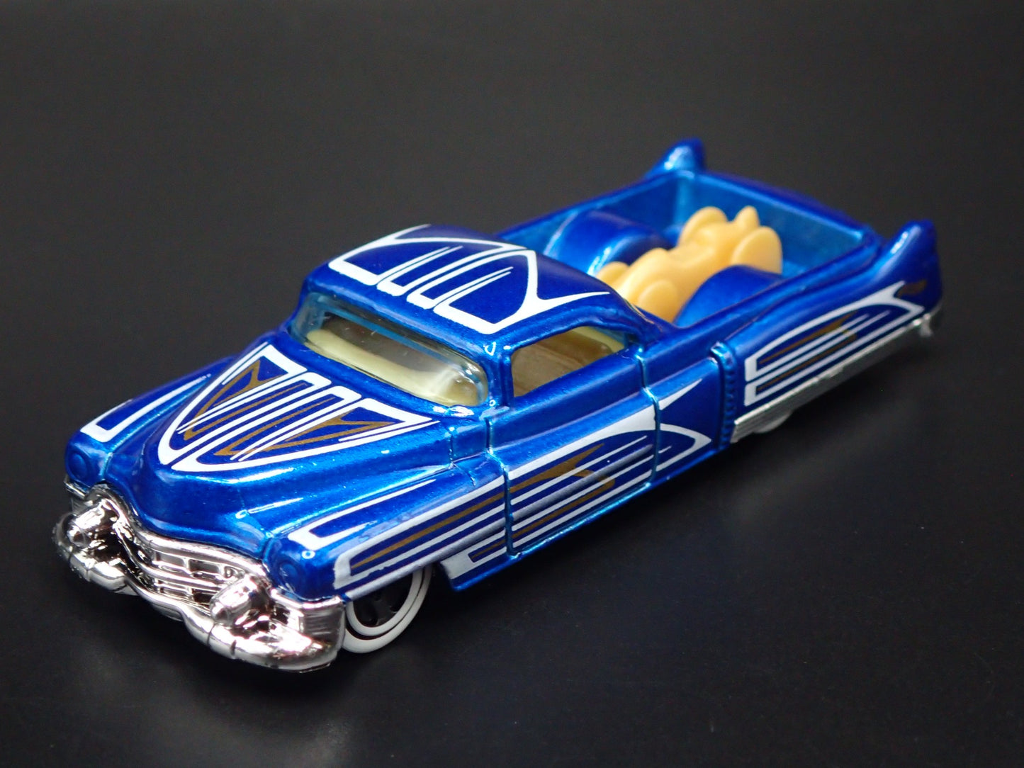 1953 53 CADILLAC CADDY CUSTOM TRUCK BLUE 1:64 SCALE DIORAMA DIECAST MODEL CAR