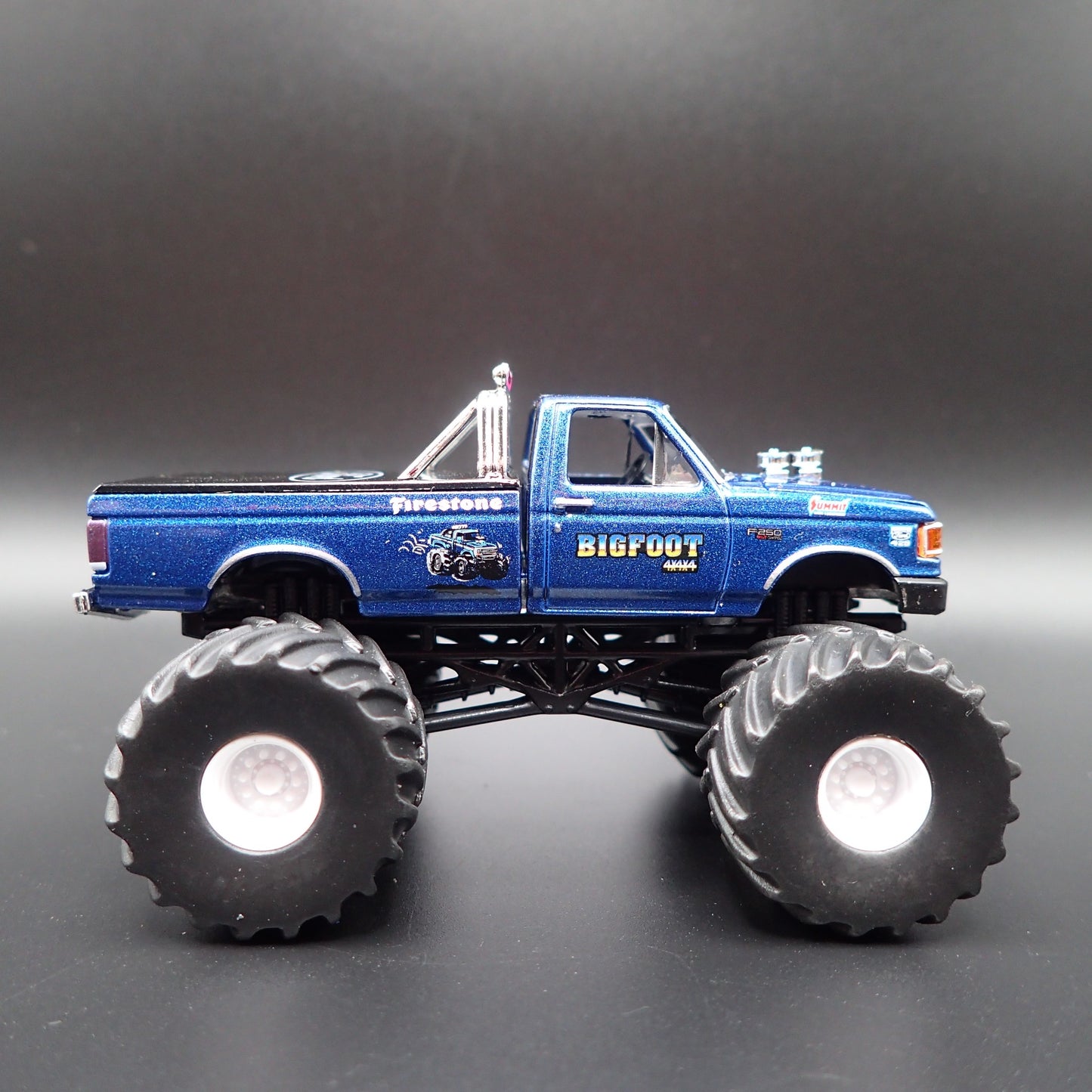 BIGFOOT #3 MONSTER TRUCK 1987 FORD F250 1/64 SCALE COLLECTIBLE DIECAST MODEL CAR