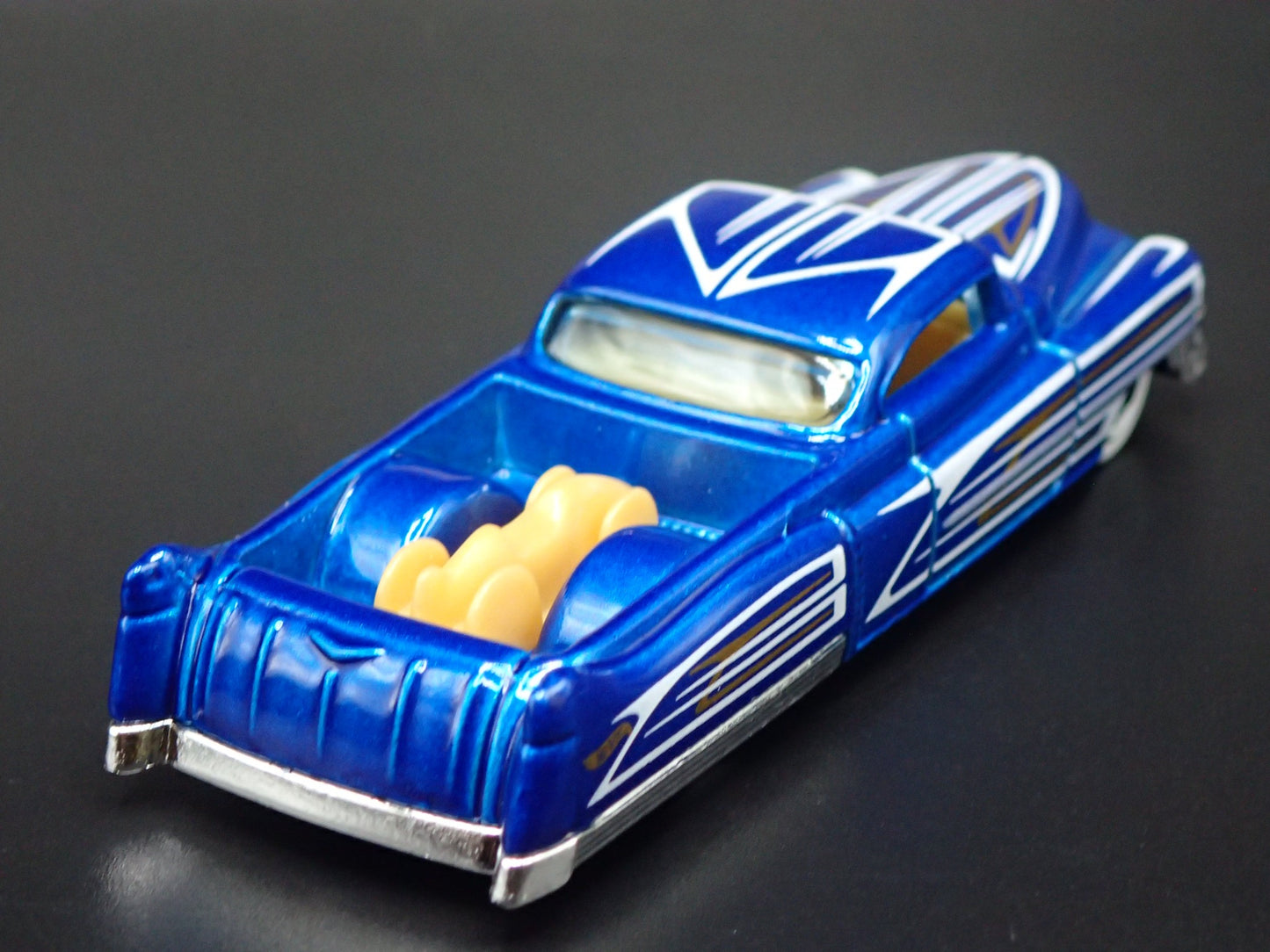 1953 53 CADILLAC CADDY CUSTOM TRUCK BLUE 1:64 SCALE DIORAMA DIECAST MODEL CAR