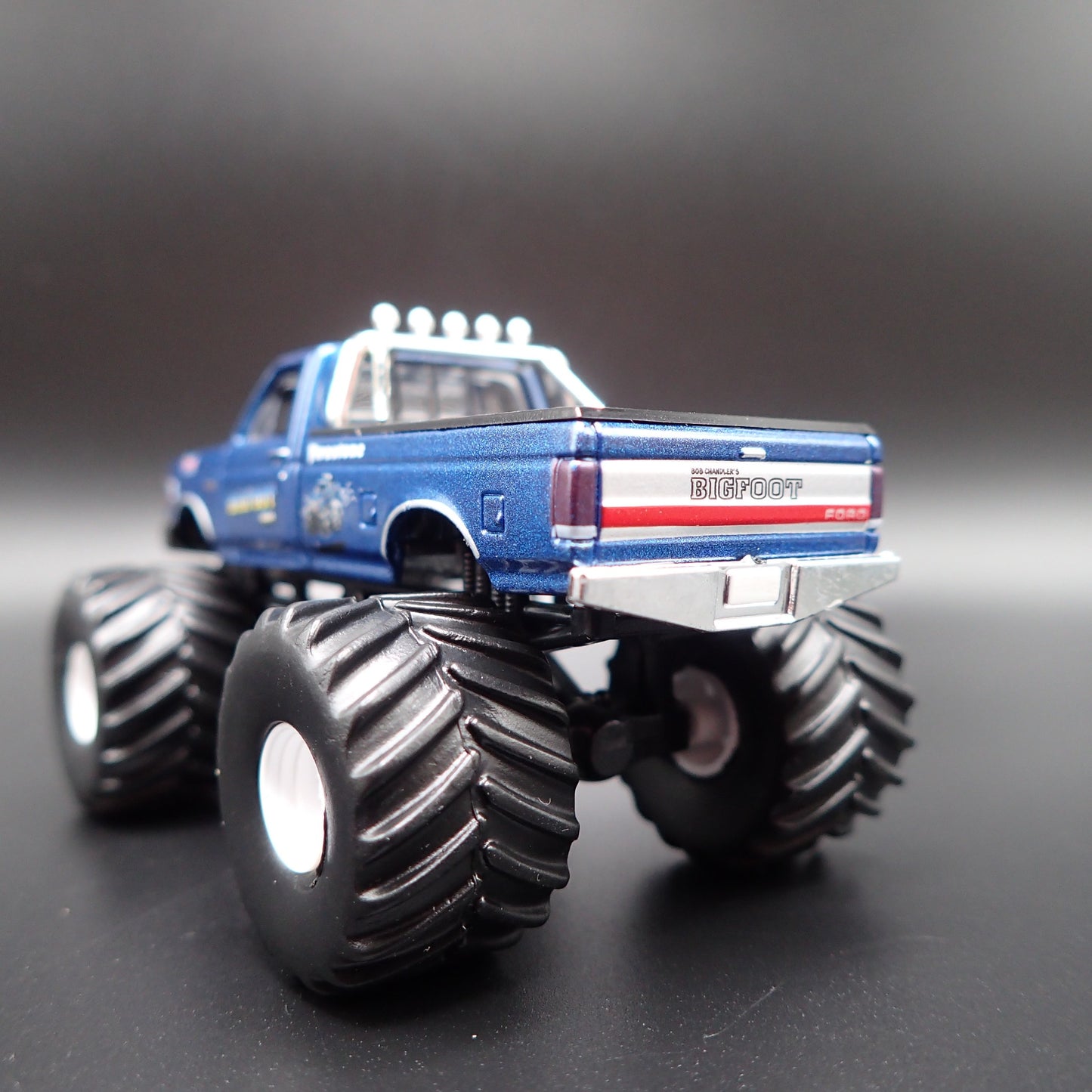 BIGFOOT #3 MONSTER TRUCK 1987 FORD F250 1/64 SCALE COLLECTIBLE DIECAST MODEL CAR