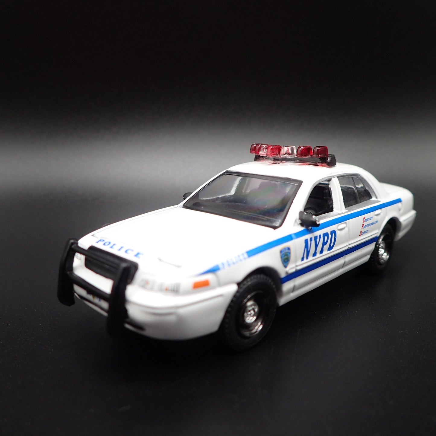 2011 11 FORD POLICE INTERCEPTOR NYPD 1:64 SCALE COLLECTIBLE DIECAST MODEL CAR