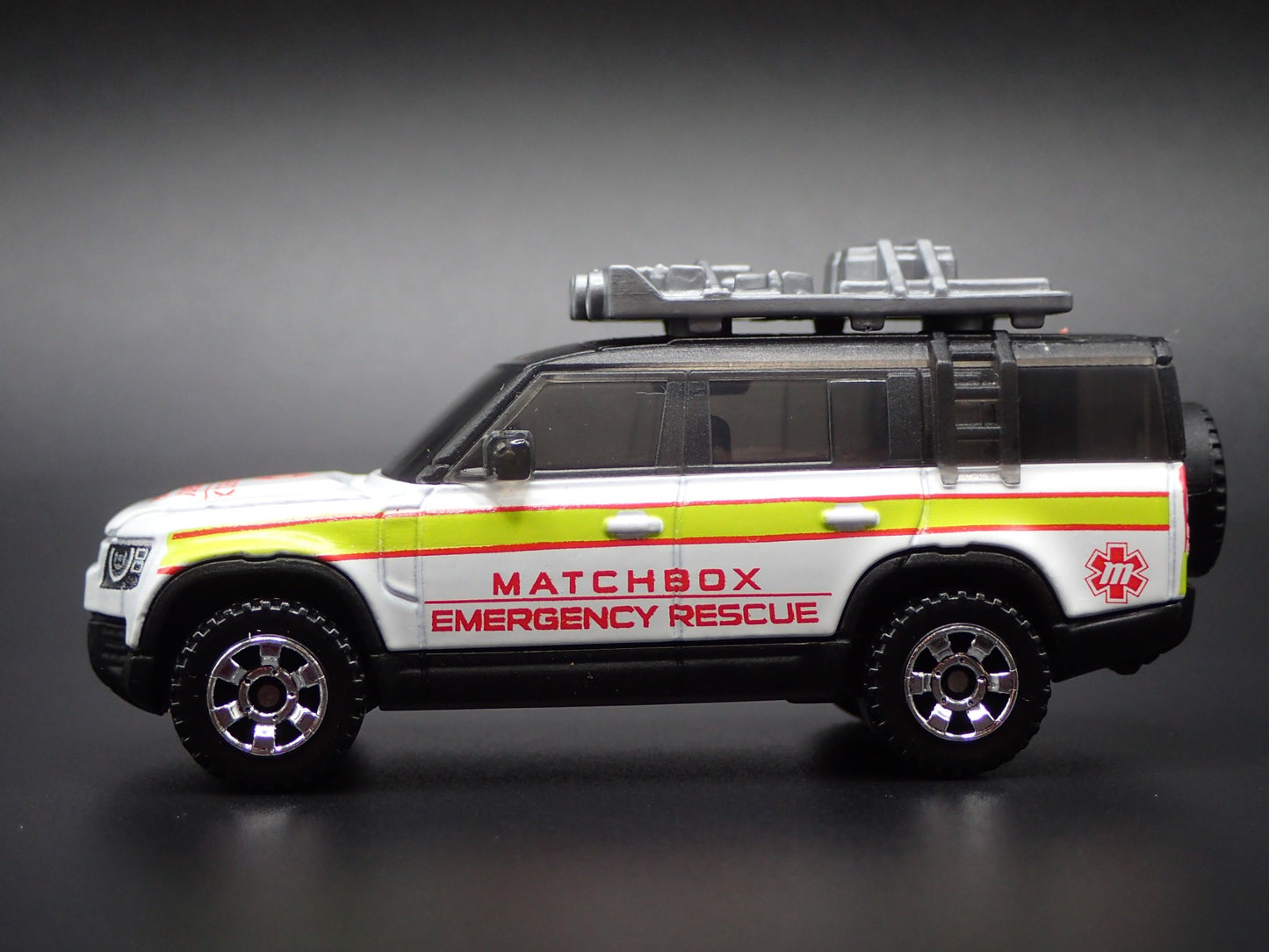2020-2025 LAND ROVER DEFENDER 130 EMERGENCY RESCUE 1/64 SCALE DIECAST MODEL CAR