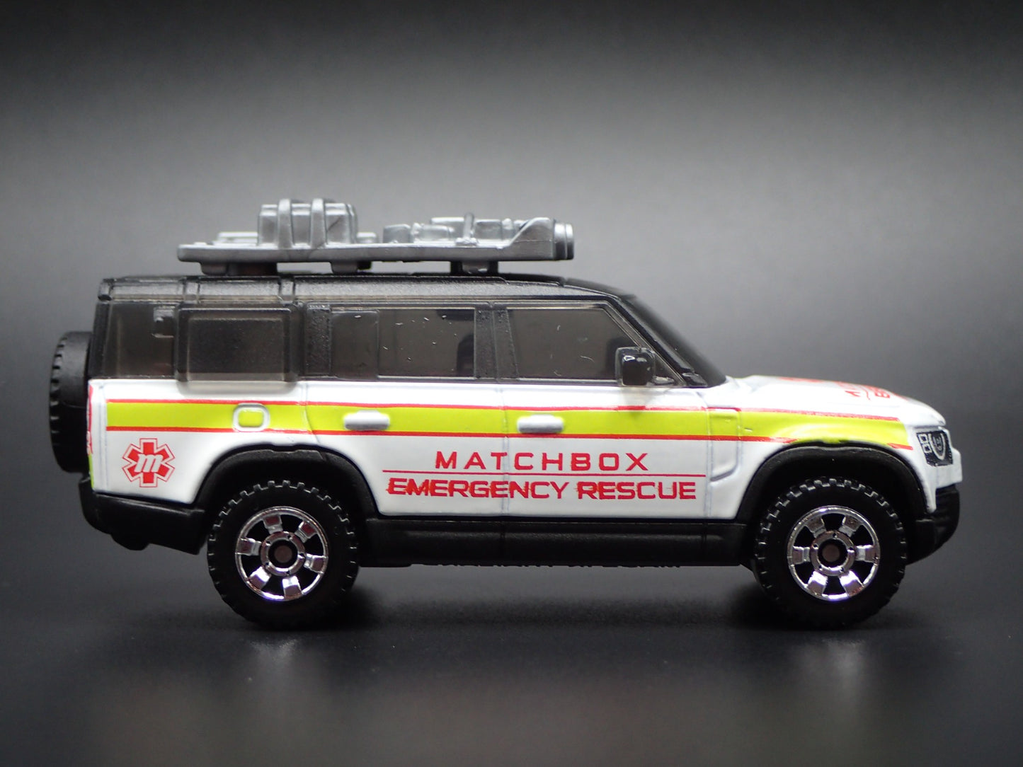 2020-2025 LAND ROVER DEFENDER 130 EMERGENCY RESCUE 1/64 SCALE DIECAST MODEL CAR