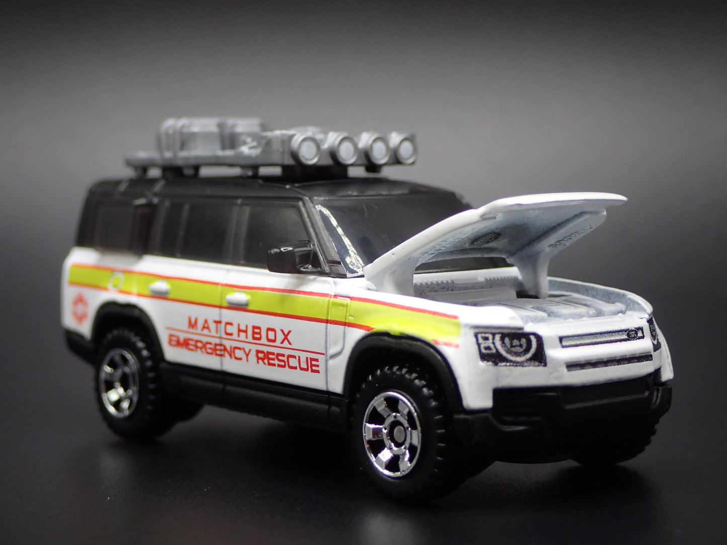2020-2025 LAND ROVER DEFENDER 130 EMERGENCY RESCUE 1/64 SCALE DIECAST MODEL CAR