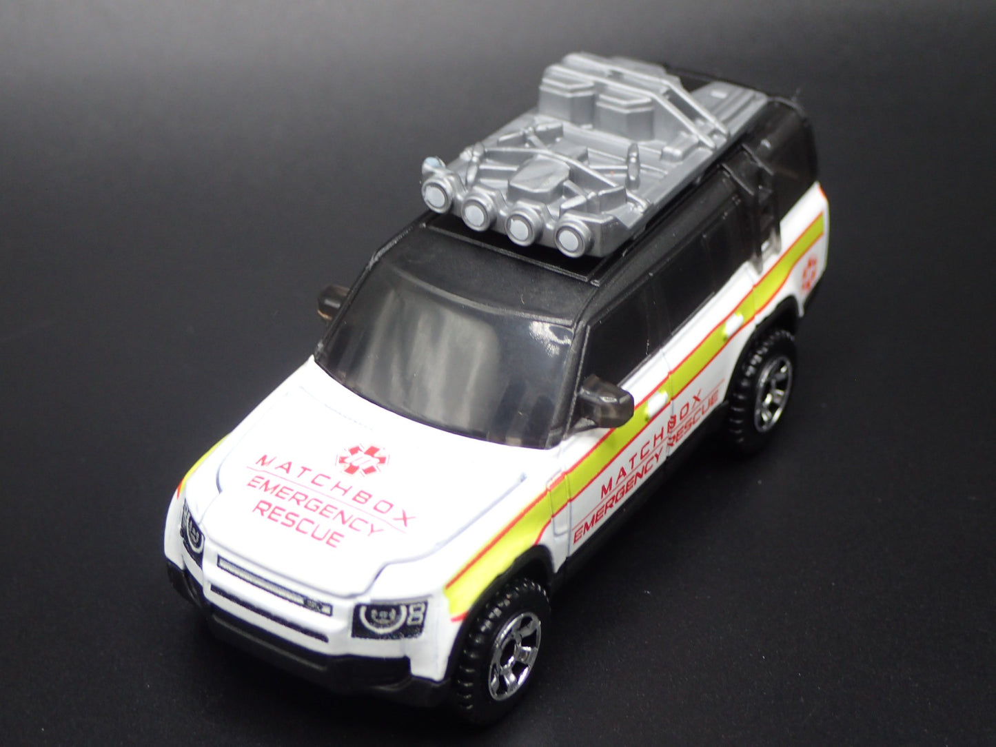 2020-2025 LAND ROVER DEFENDER 130 EMERGENCY RESCUE 1/64 SCALE DIECAST MODEL CAR