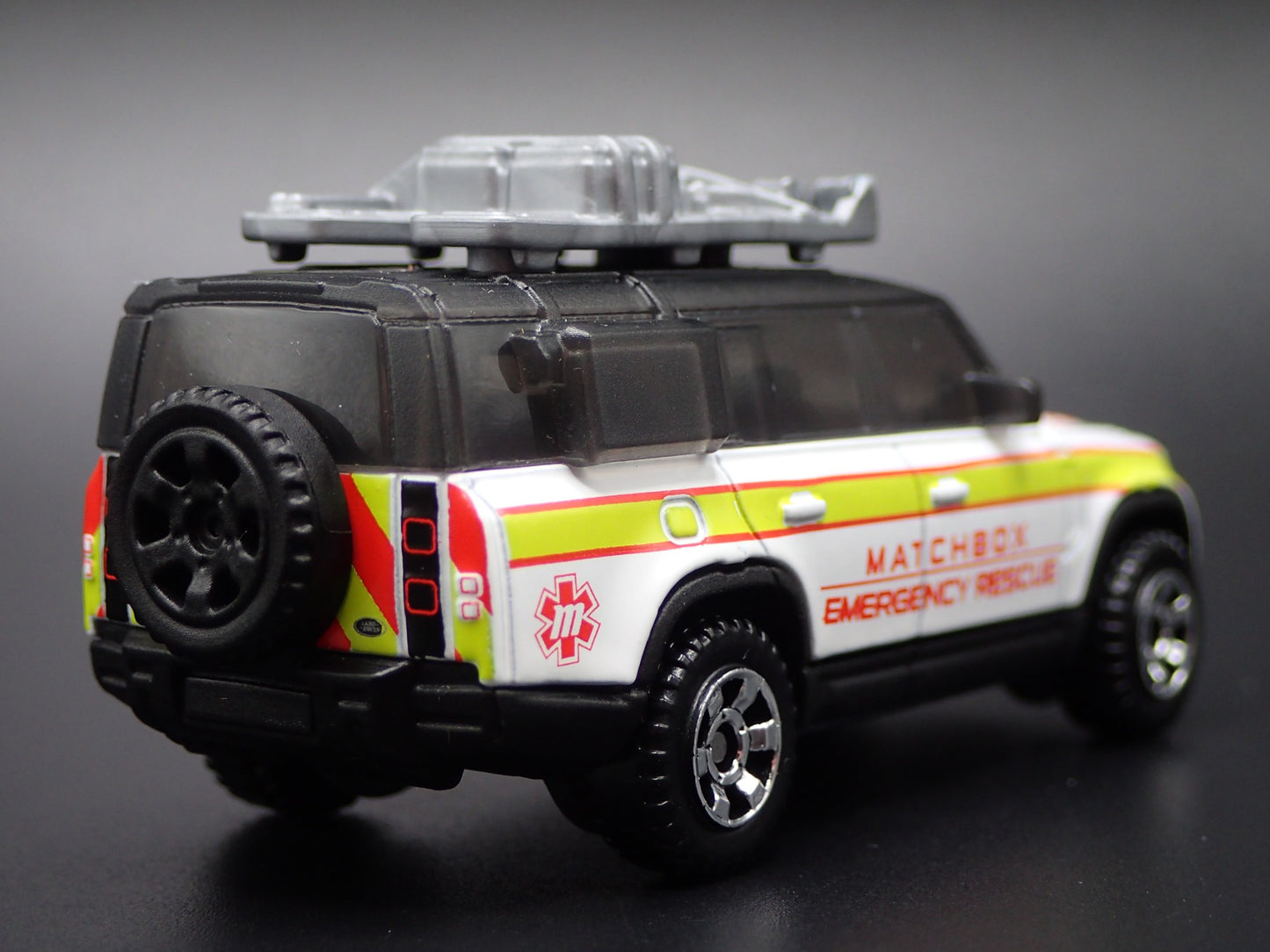 2020-2025 LAND ROVER DEFENDER 130 EMERGENCY RESCUE 1/64 SCALE DIECAST MODEL CAR