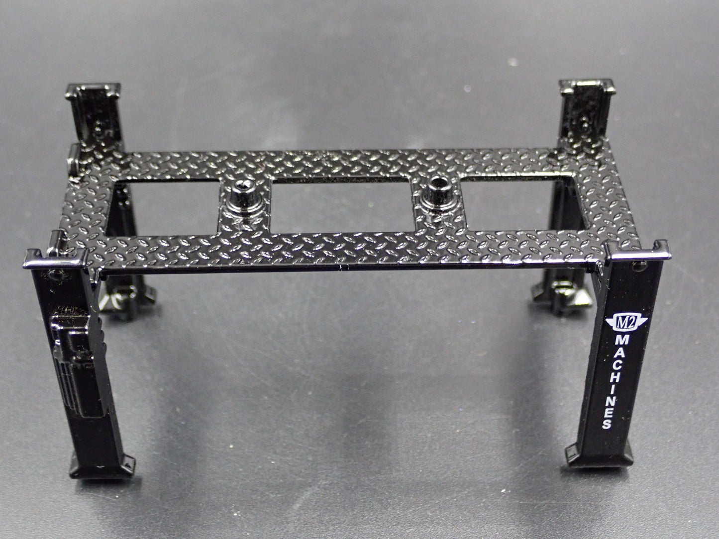 1:64 SCALE AUTO SHOP MECHANIC GARAGE 4 POST CAR LIFT DIORAMA MODEL DIECAST PROP