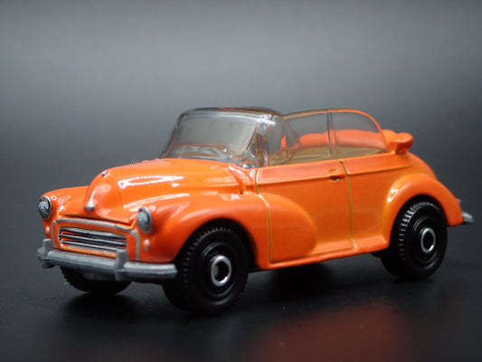 MORRIS MINOR SALOON CONVERTIBLE 2 TWO DOOR 1:64 SCALE DIORAMA DIECAST MODEL CAR