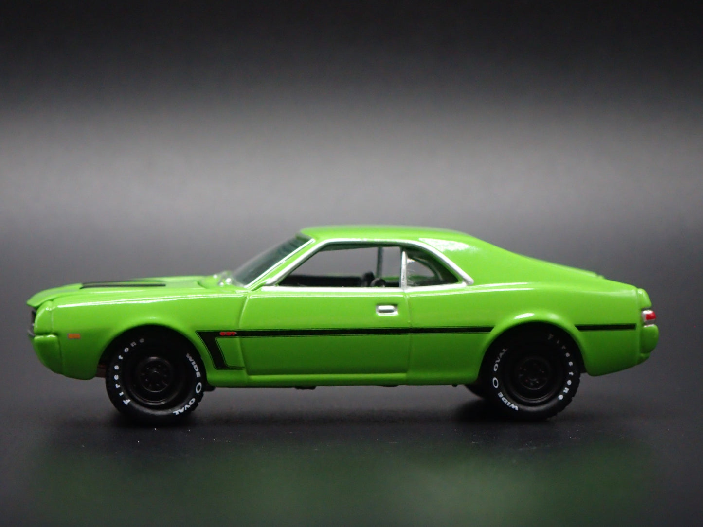 1969 69 AMC JAVELIN MUSCLE CAR SST GREEN 1:64 SCALE DIORAMA DIECAST MODEL CAR