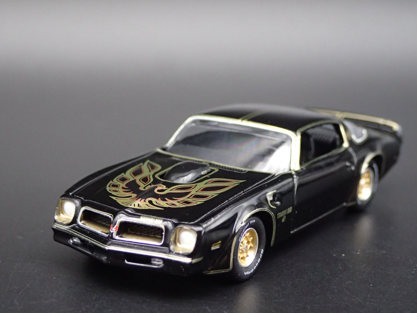 1976 76 PONTIAC FIREBIRD T/A 50TH ANNIVERSARY BLACK 1:64 SCALE DIECAST MODEL CAR
