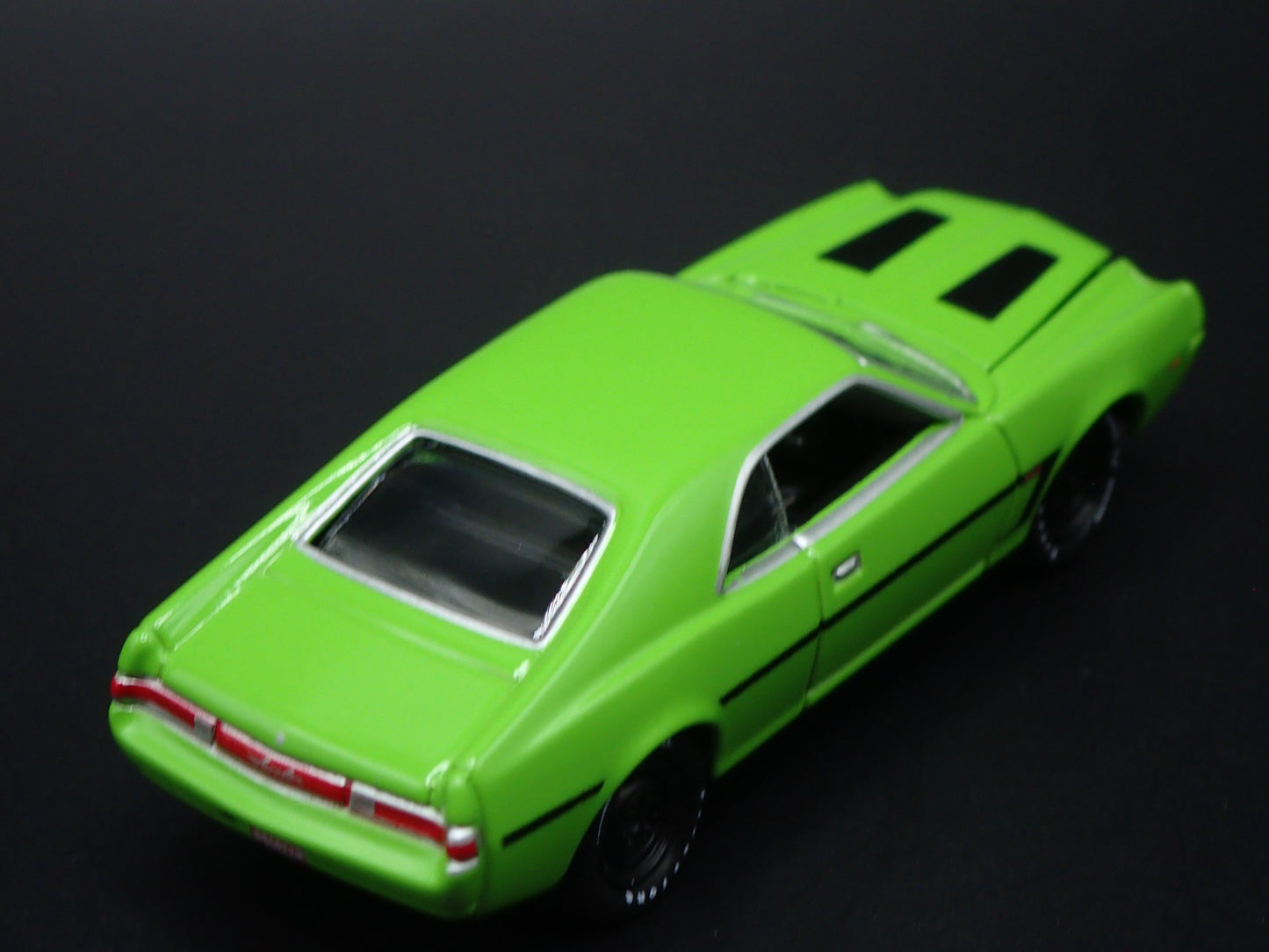 1969 69 AMC JAVELIN MUSCLE CAR SST GREEN 1:64 SCALE DIORAMA DIECAST MODEL CAR