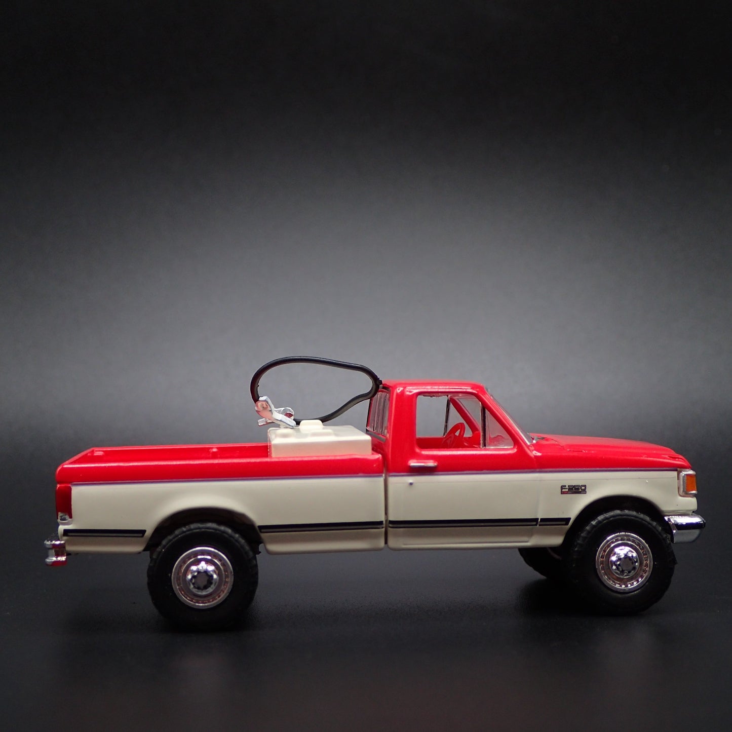 1987-1991 FORD F250 XLT PICKUP TRUCK OBS 1:64 SCALE DIORAMA DIECAST MODEL CAR