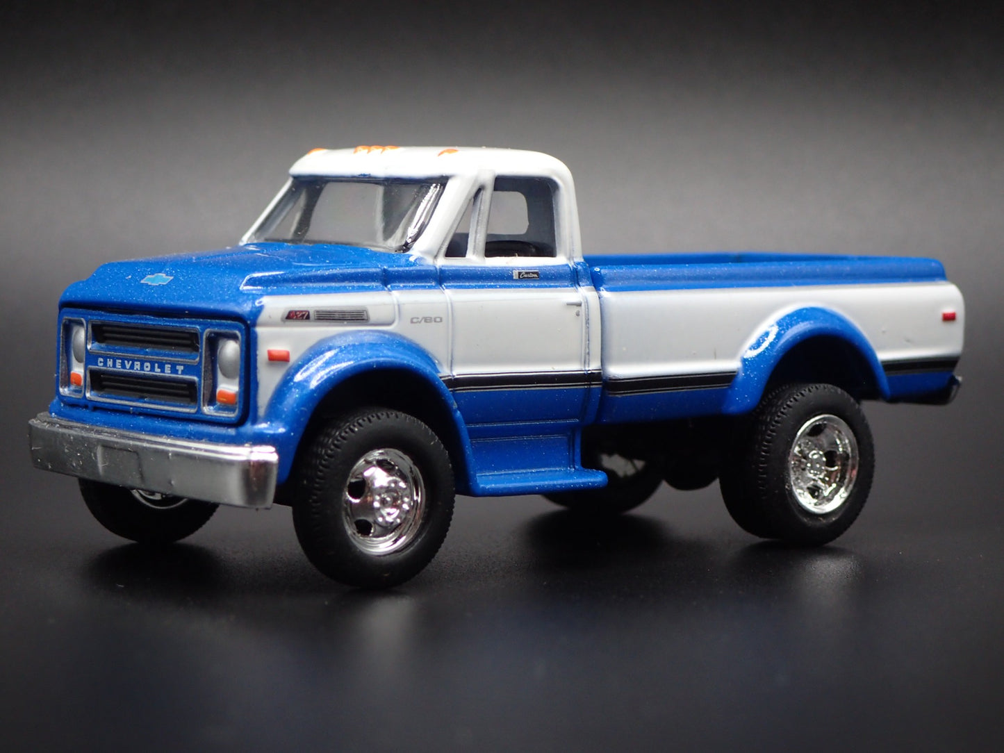 1970 70 CHEVY CHEVROLET C60 PICKUP TRUCK 1:64 SCALE DIORAMA DIECAST MODEL CAR
