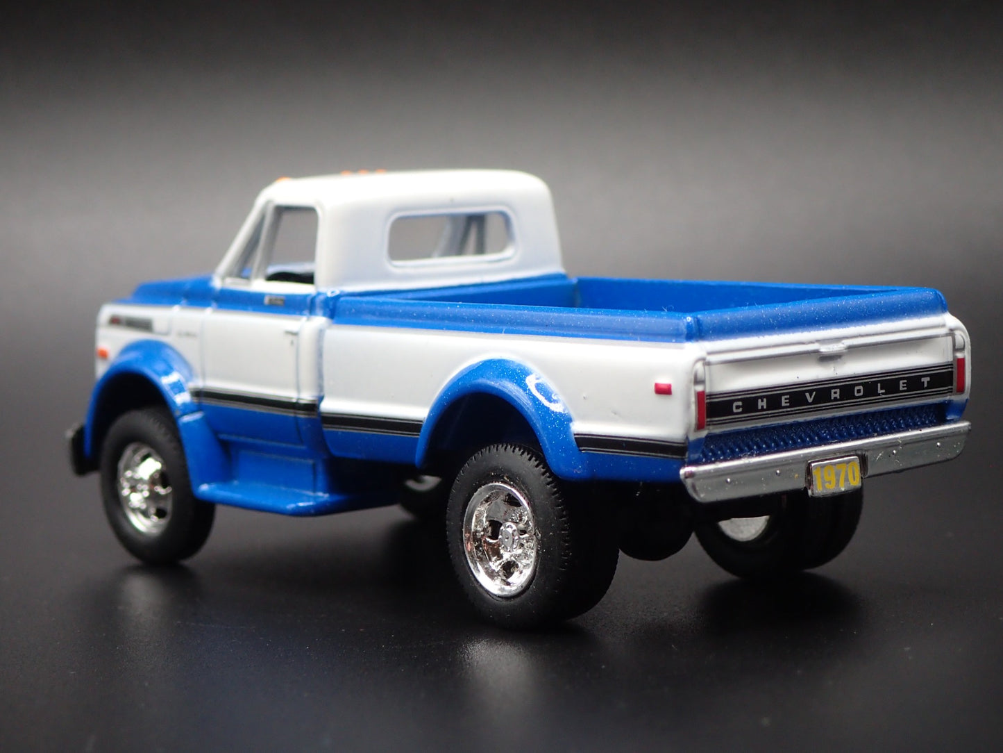 1970 70 CHEVY CHEVROLET C60 PICKUP TRUCK 1:64 SCALE DIORAMA DIECAST MODEL CAR