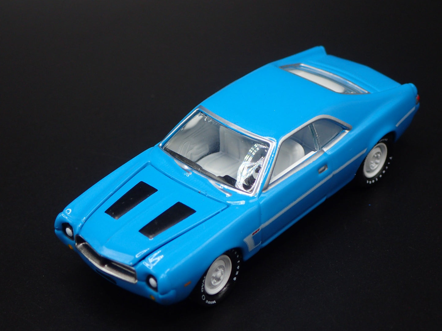 1969 69 AMC JAVELIN MUSCLE CAR SST BLUE 1:64 SCALE DIORAMA DIECAST MODEL CAR