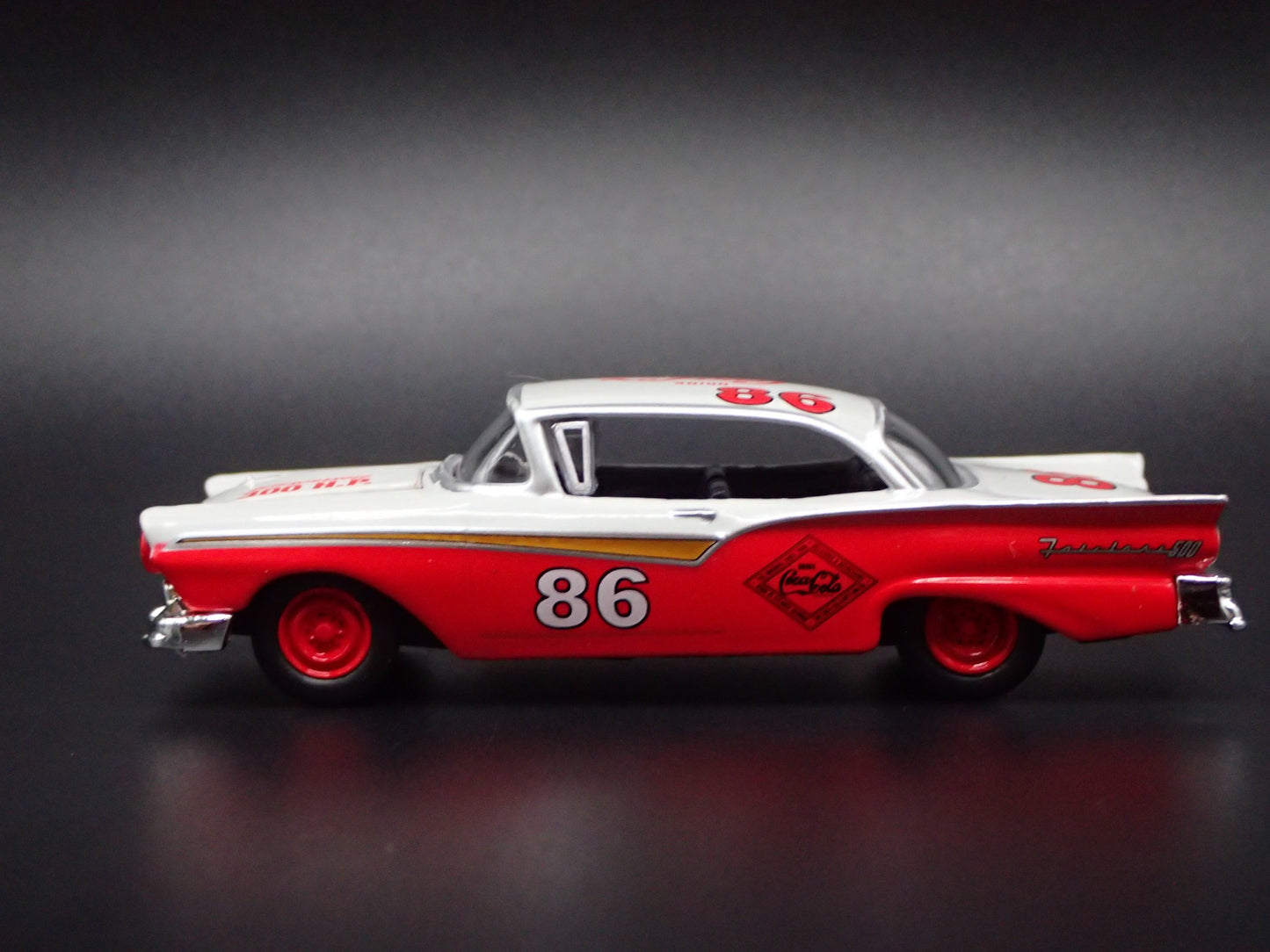 1957 57 FORD FAIRLANE 500 COKE 1:64 SCALE COLLECTIBLE DIORAMA DIECAST MODEL CAR