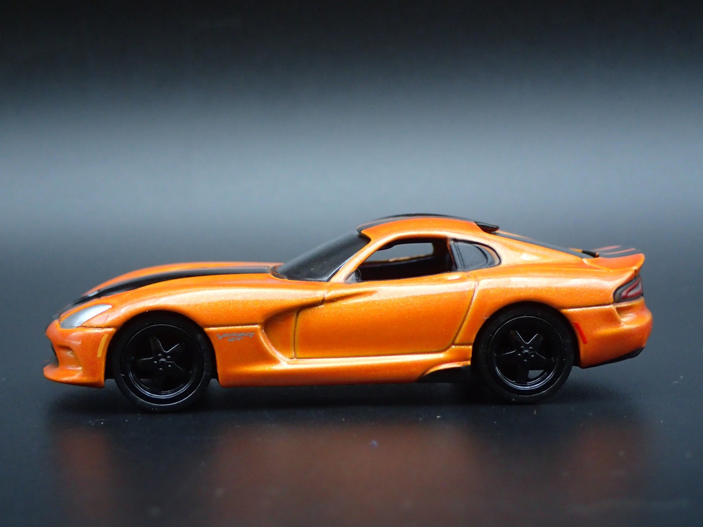 2013- 2017 DODGE VIPER GTC ORANGE RARE 1/64 SCALE COLLECTIBLE DIECAST MODEL CAR