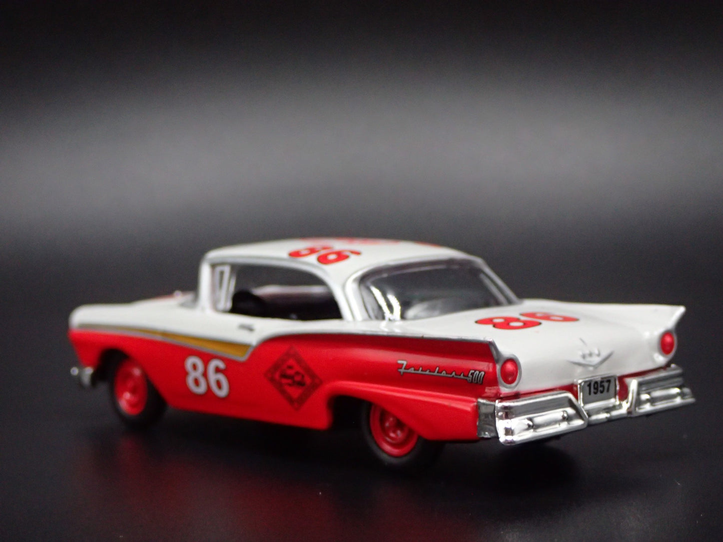 1957 57 FORD FAIRLANE 500 COKE 1:64 SCALE COLLECTIBLE DIORAMA DIECAST MODEL CAR