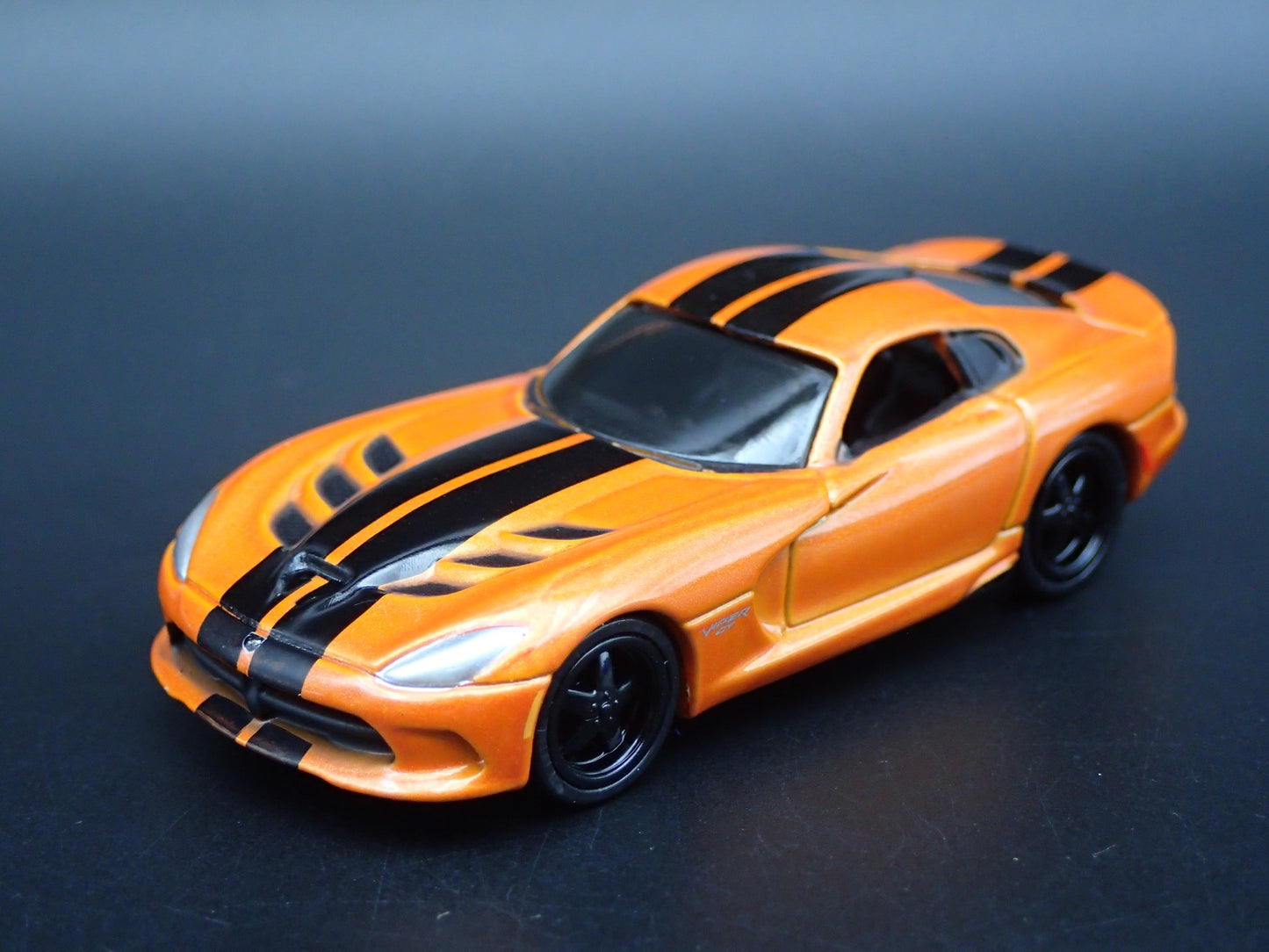 2013- 2017 DODGE VIPER GTC ORANGE RARE 1/64 SCALE COLLECTIBLE DIECAST MODEL CAR