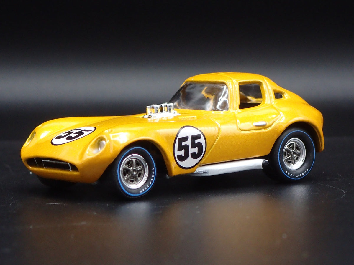 1963 63 CHEETAH RACE CAR YELLOW 1:64 SCALE COLLECTIBLE DIORAMA DIECAST MODEL CAR