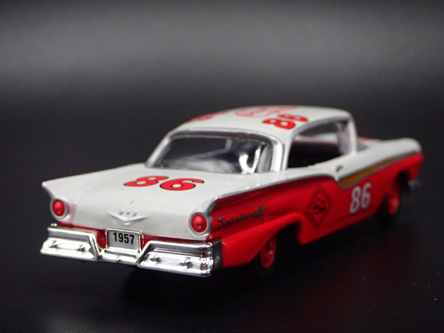 1957 57 FORD FAIRLANE 500 COKE 1:64 SCALE COLLECTIBLE DIORAMA DIECAST MODEL CAR
