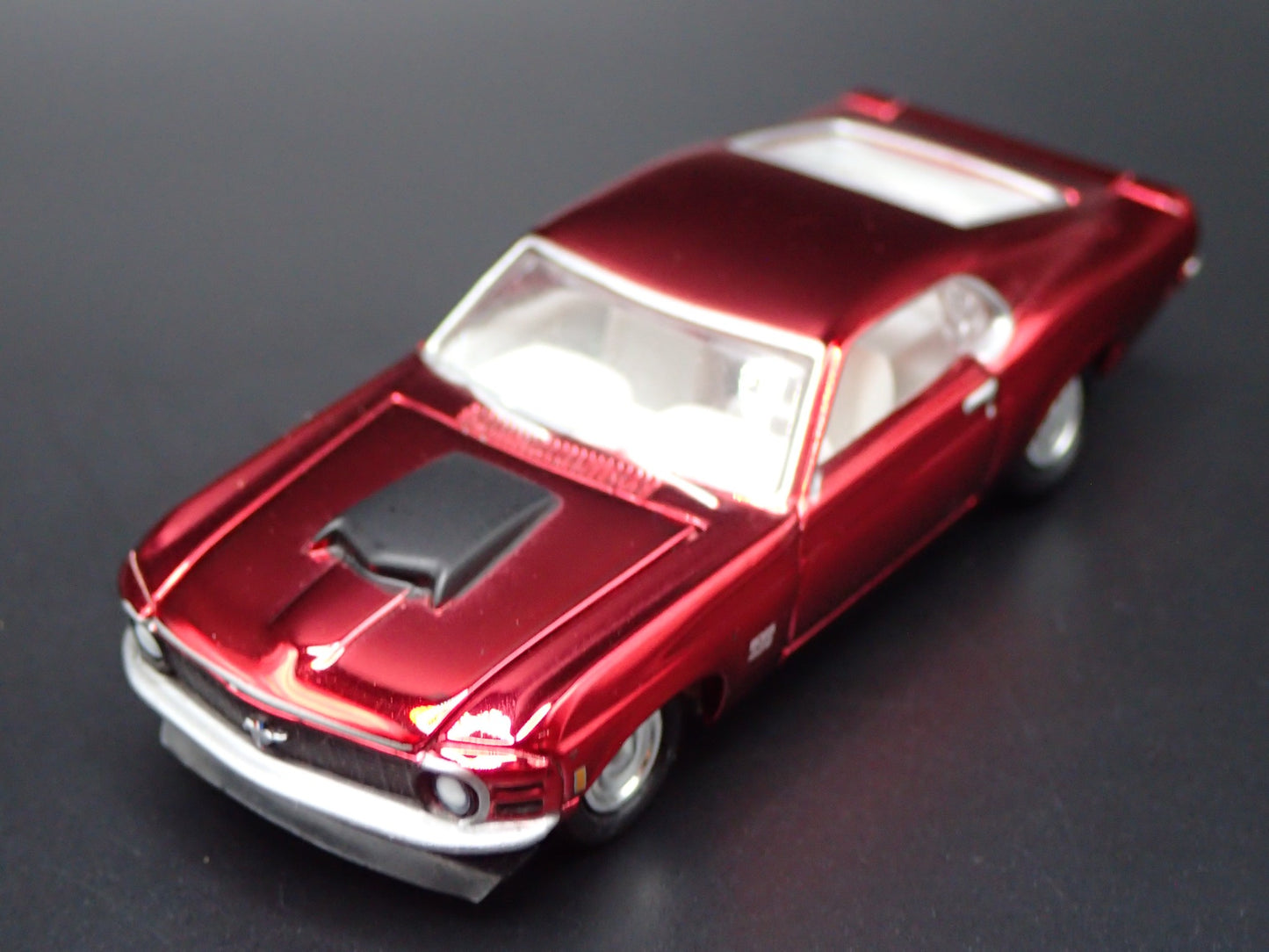 1970 70 FORD MUSTANG FASTBACK BOSS 429 RARE 1:64 SCALE DIORAMA DIECAST MODEL CAR