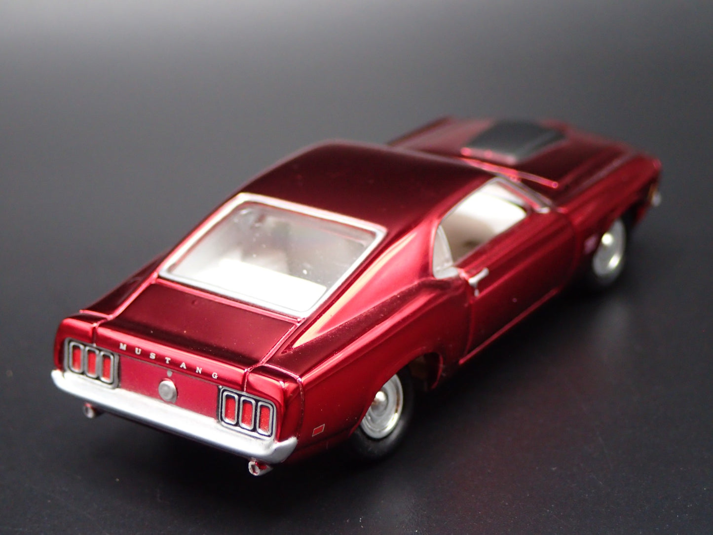 1970 70 FORD MUSTANG FASTBACK BOSS 429 RARE 1:64 SCALE DIORAMA DIECAST MODEL CAR