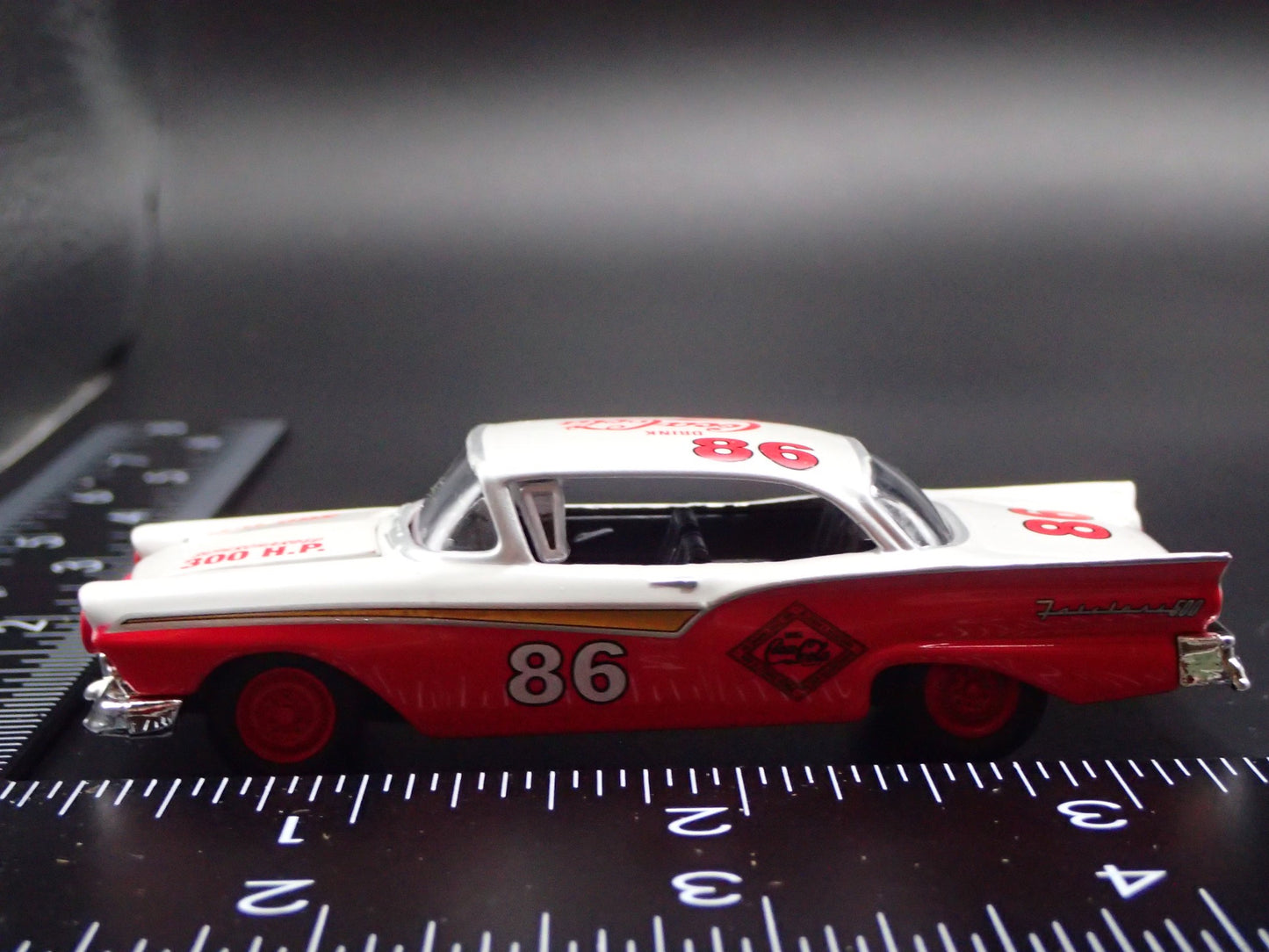 1957 57 FORD FAIRLANE 500 COKE 1:64 SCALE COLLECTIBLE DIORAMA DIECAST MODEL CAR