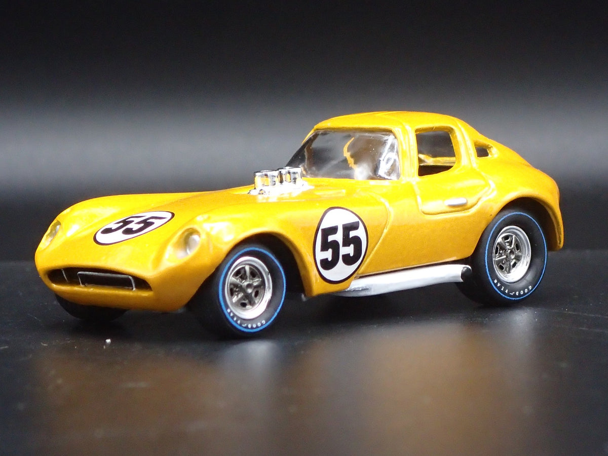 1963 63 CHEETAH RACE CAR YELLOW 1:64 SCALE COLLECTIBLE DIORAMA DIECAST MODEL CAR