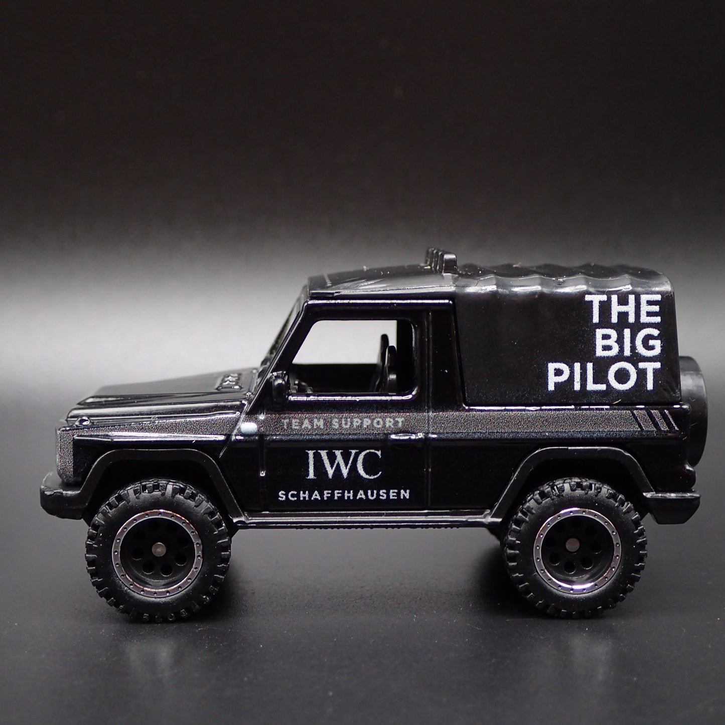 1992-2019 MERCEDES BENZ G CLASS IWC BLACK 1:64 SCALE DIORAMA DIECAST MODEL CAR