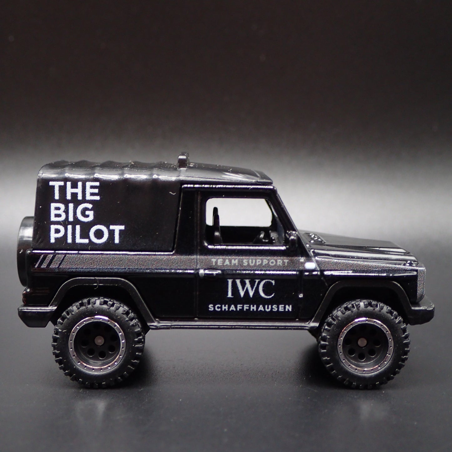 1992-2019 MERCEDES BENZ G CLASS IWC BLACK 1:64 SCALE DIORAMA DIECAST MODEL CAR