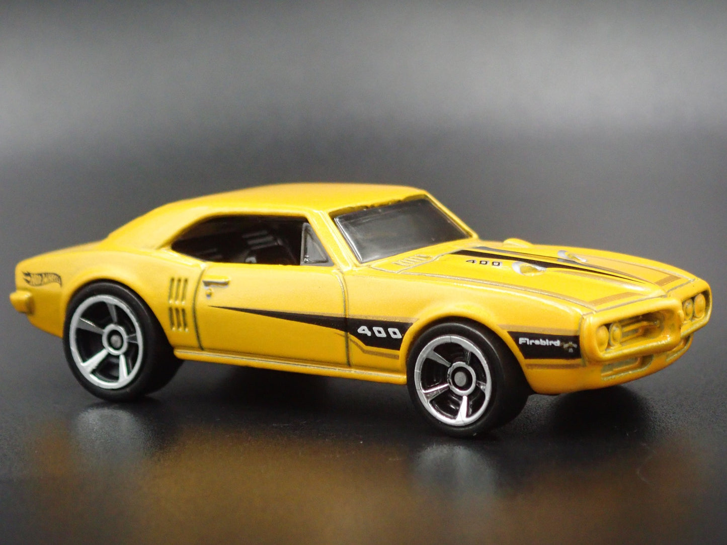 1967 67 PONTIAC FIREBIRD 400 YELLOW 1:64 SCALE COLLECTIBLE DIECAST MODEL CAR