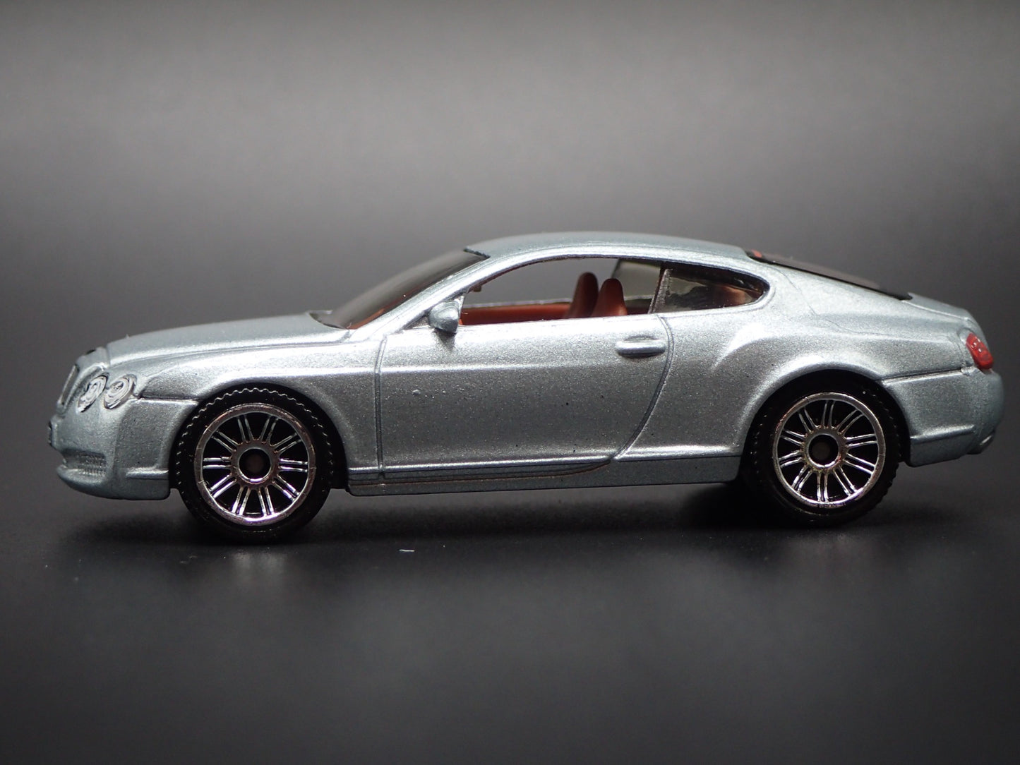 2003-2011 BENTLEY CONTINENTAL GT SILVER 1:64 SCALE DIORAMA DIECAST MODEL CAR