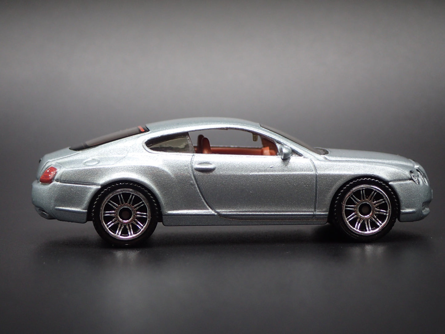 2003-2011 BENTLEY CONTINENTAL GT SILVER 1:64 SCALE DIORAMA DIECAST MODEL CAR