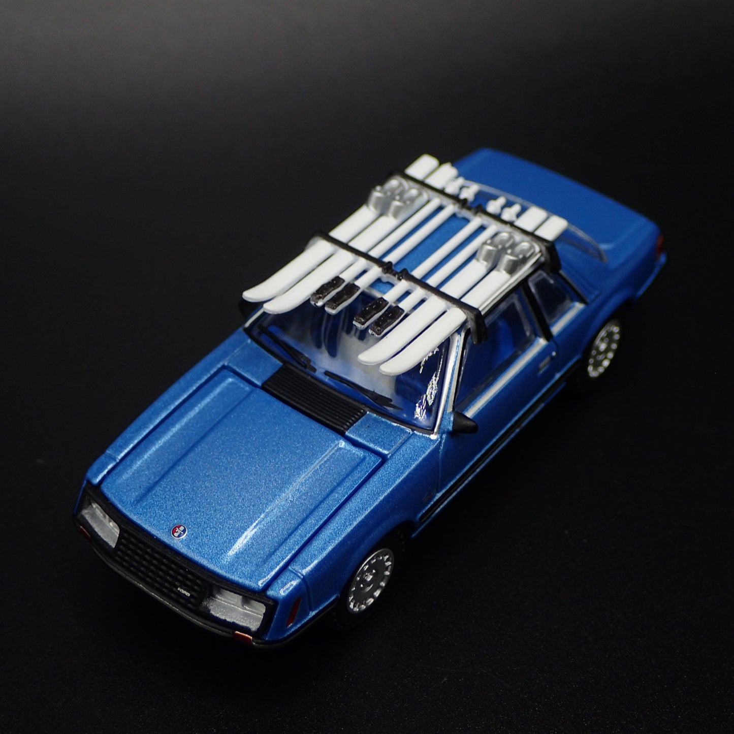 1981 81 FORD MUSTANG COUPE GHIA FOX BODY 1:64 SCALE DIORAMA DIECAST MODEL CAR