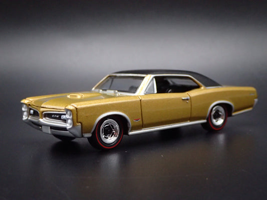 1967 67 PONTIAC GTO MUSCLE CAR 1/64 SCALE COLLECTIBLE DIORAMA DIECAST MODEL CAR