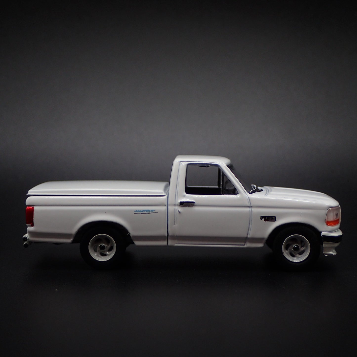 1994 94 FORD SVT F150 LIGHTNING PICKUP TRUCK WHITE 1:64 SCALE DIECAST MODEL CAR