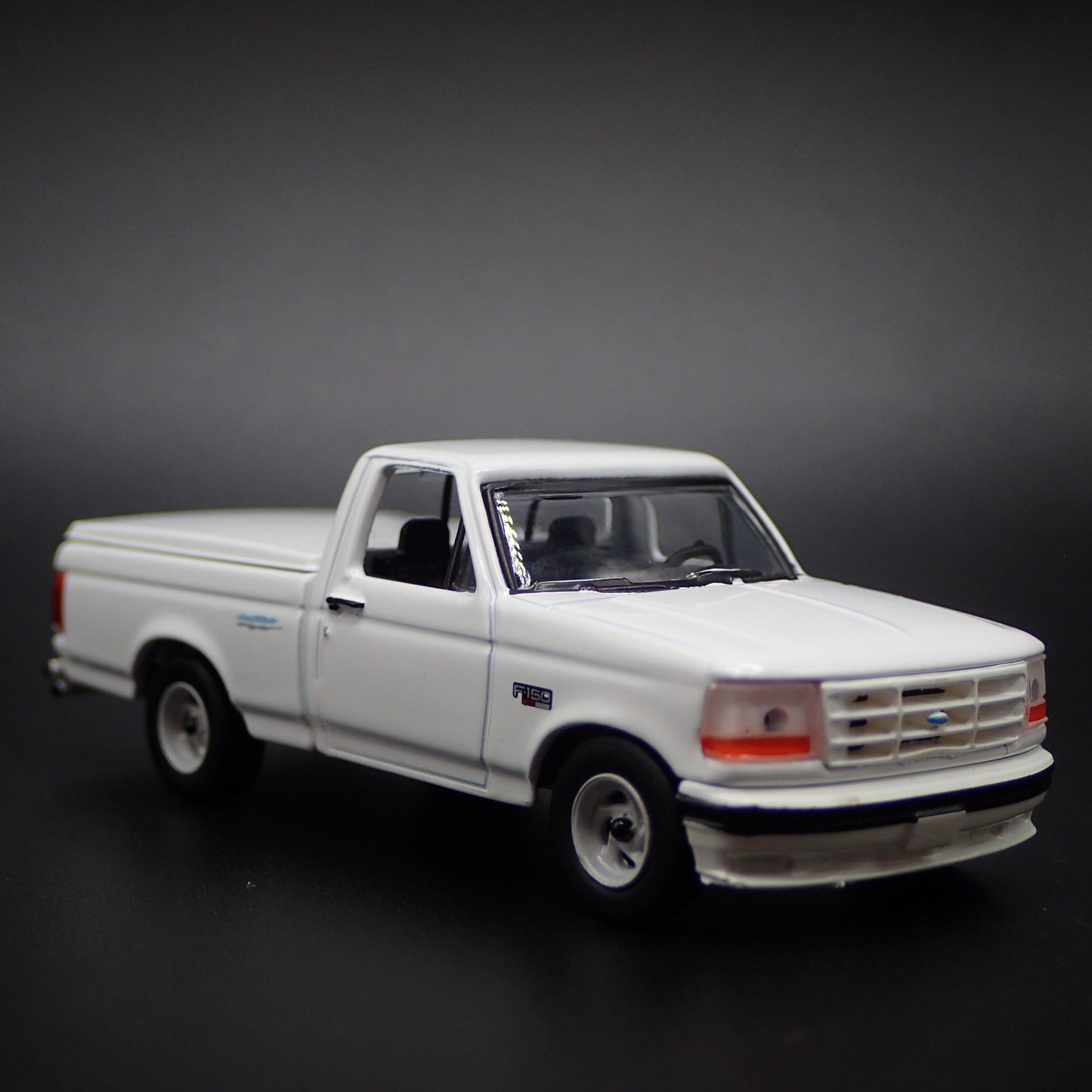 1994 94 FORD SVT F150 LIGHTNING PICKUP TRUCK WHITE 1:64 SCALE DIECAST MODEL CAR