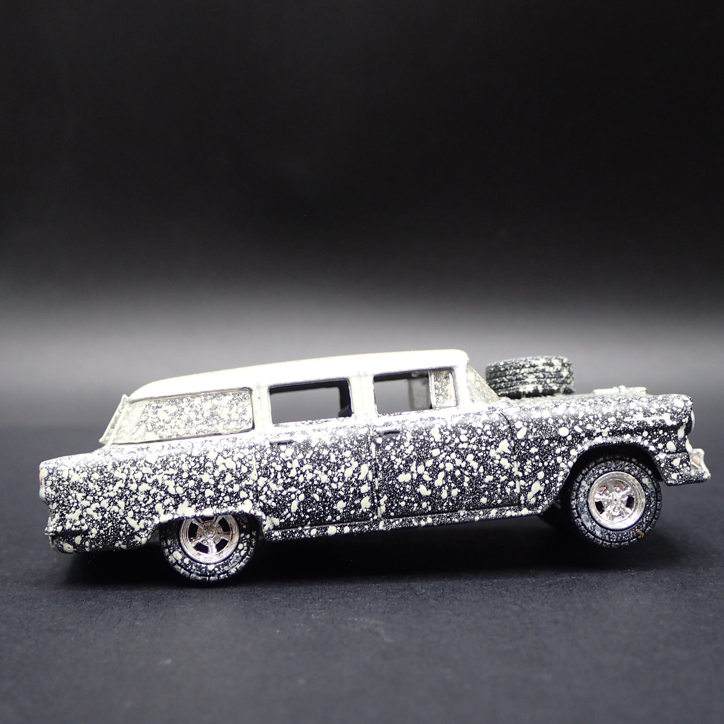 1955 CHEVROLET 210 TOWNSMAN STATION WAGON BARN FIND 1:64 SCALE DIECAST MODEL CAR