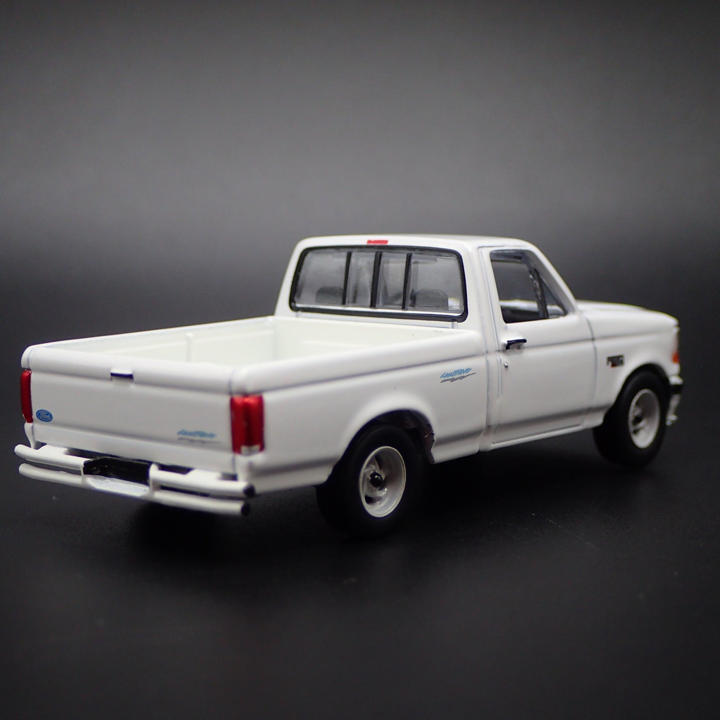1994 94 FORD SVT F150 LIGHTNING PICKUP TRUCK WHITE 1:64 SCALE DIECAST MODEL CAR