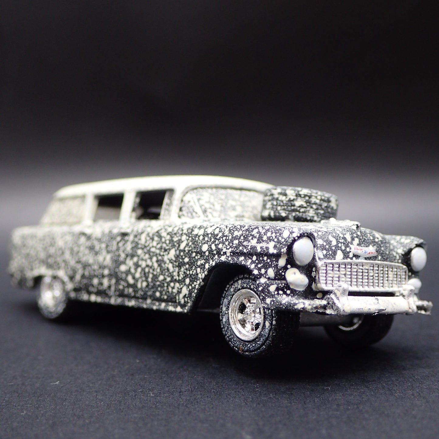 1955 CHEVROLET 210 TOWNSMAN STATION WAGON BARN FIND 1:64 SCALE DIECAST MODEL CAR