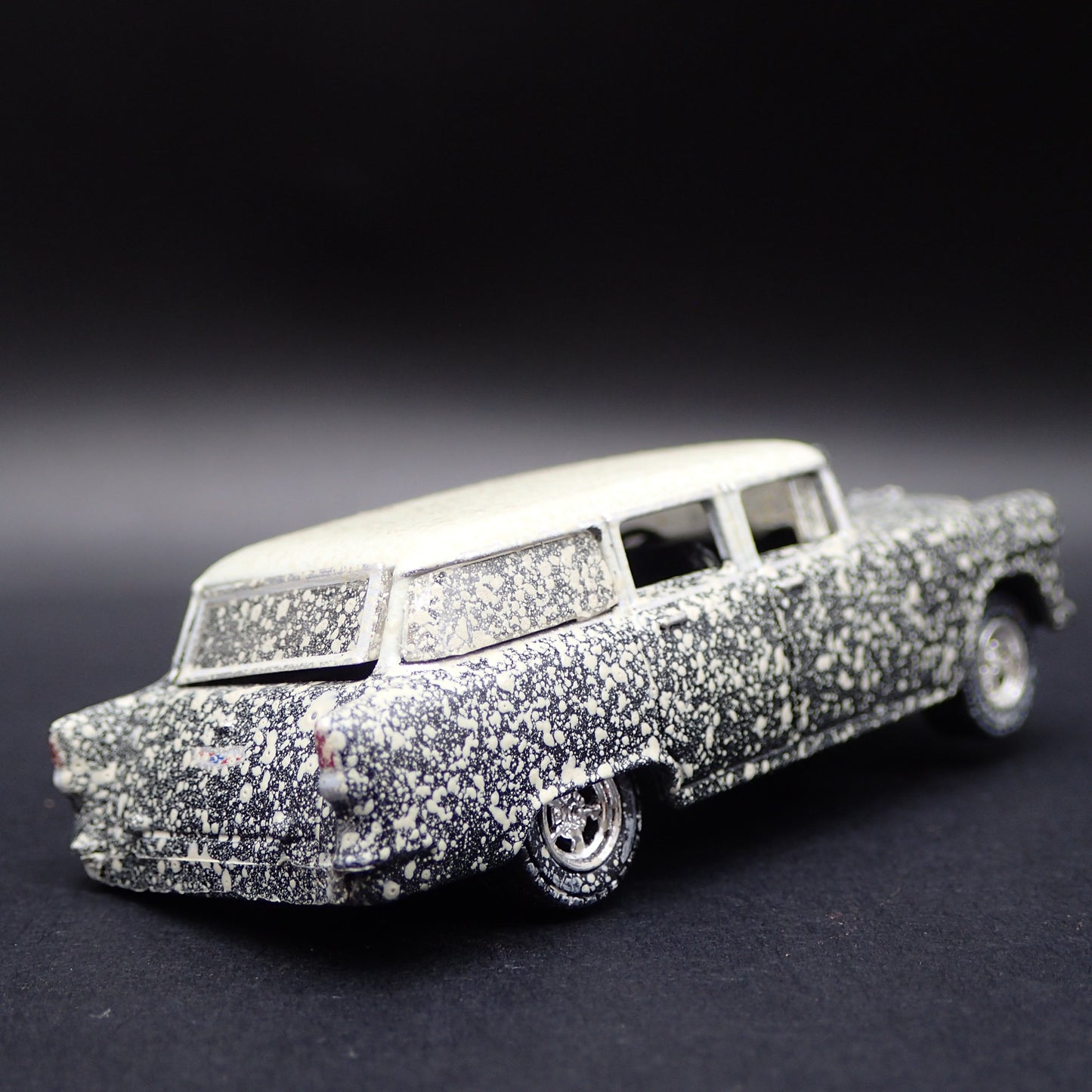 1955 CHEVROLET 210 TOWNSMAN STATION WAGON BARN FIND 1:64 SCALE DIECAST MODEL CAR